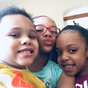 Meet your Posher, Desyre